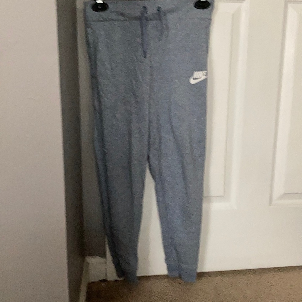 grey nike joggers
